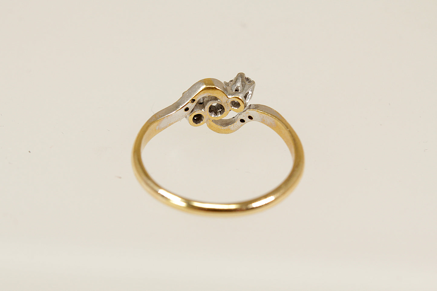 Vintage Art Deco 18ct Diamond Twist Ring