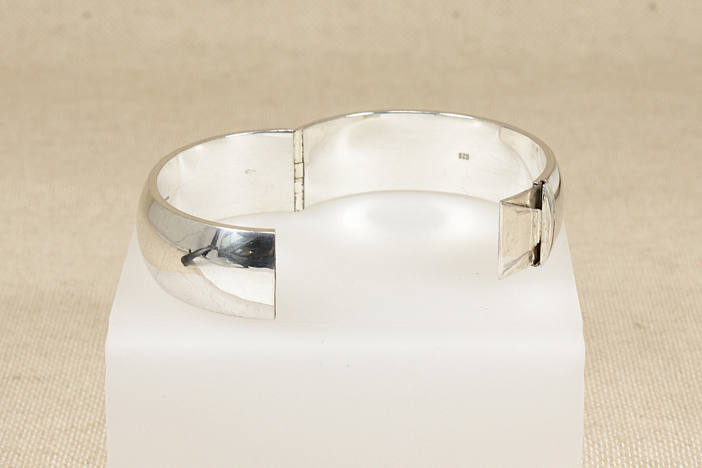 Silver Hinged Cuff Bangle Bracelet Bracelet - 7"