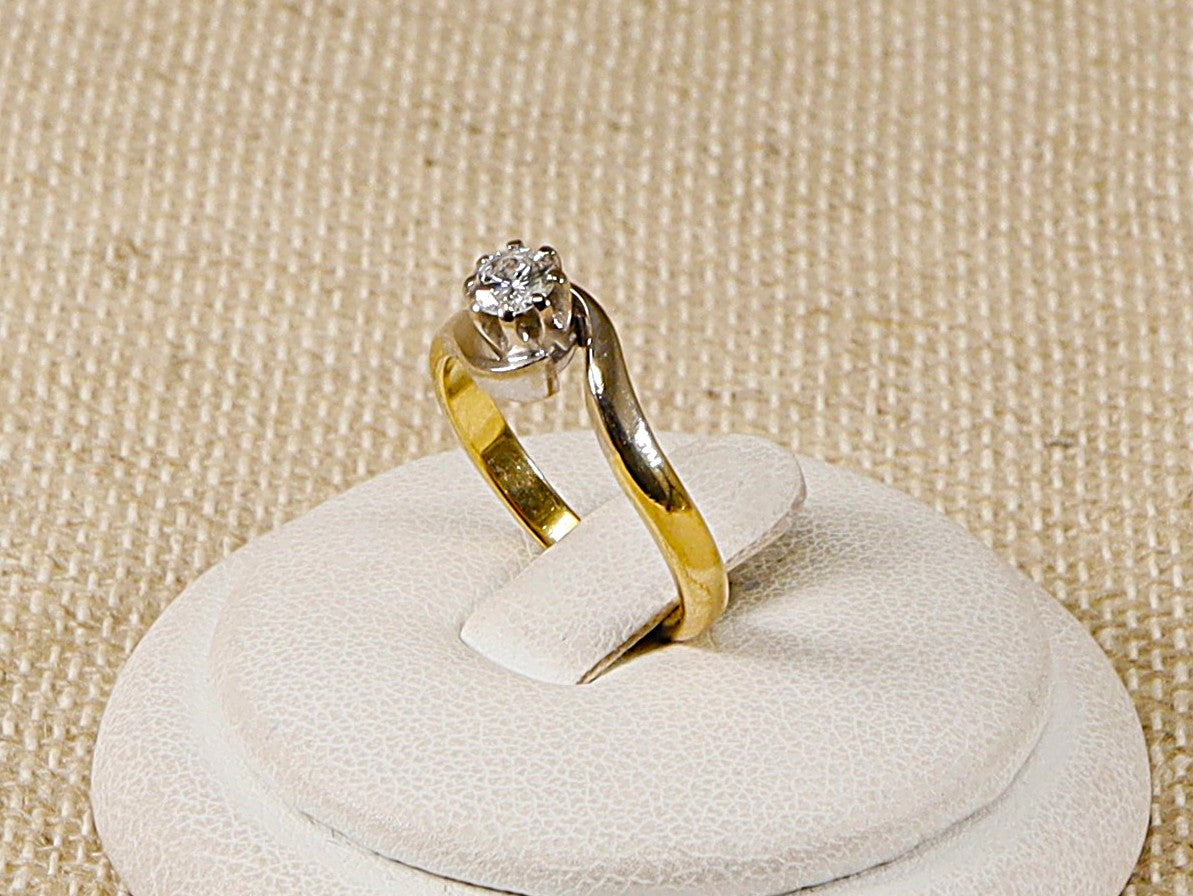 Vintage 18ct Gold Diamond Solitaire Ring