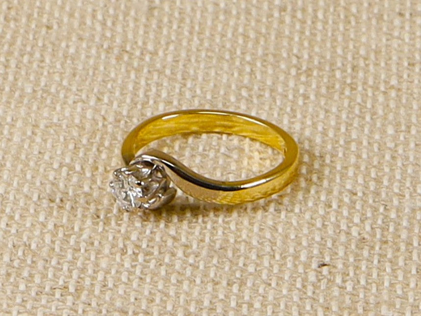 Vintage 18ct Gold Diamond Solitaire Ring