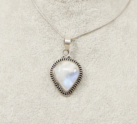 Vintage Silver Moonstone Pendant and Chain Necklace