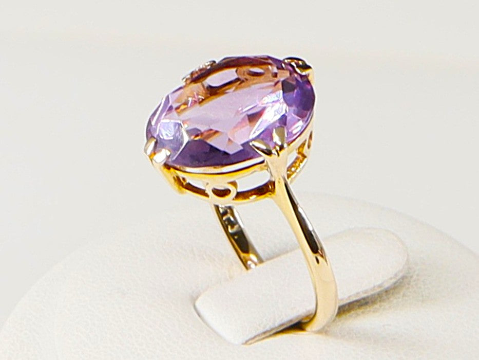 Vintage 9ct Amethyst Solitaire Ring