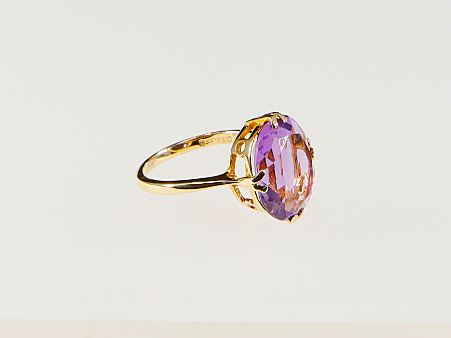 Vintage 9ct Amethyst Solitaire Ring