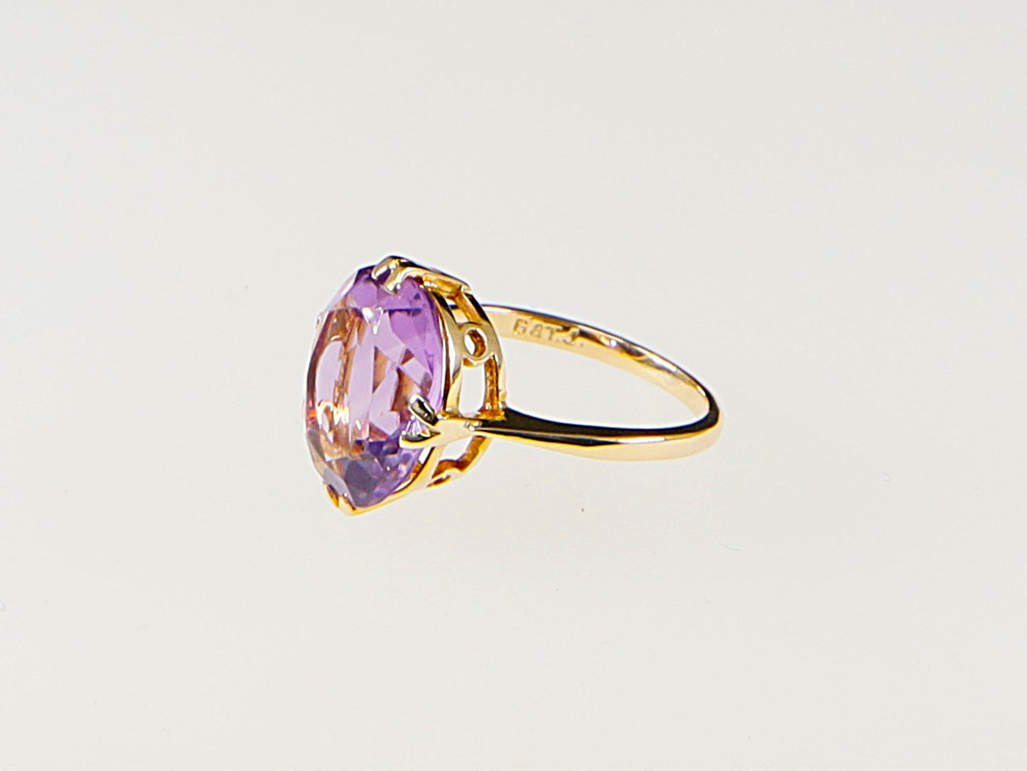 Vintage 9ct Amethyst Solitaire Ring