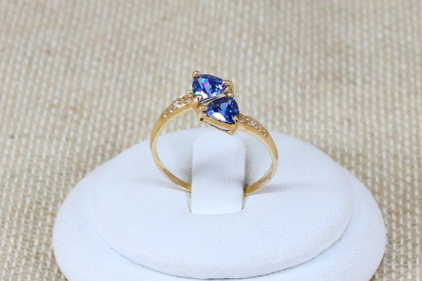 9ct Gold Blue Iolite Ring