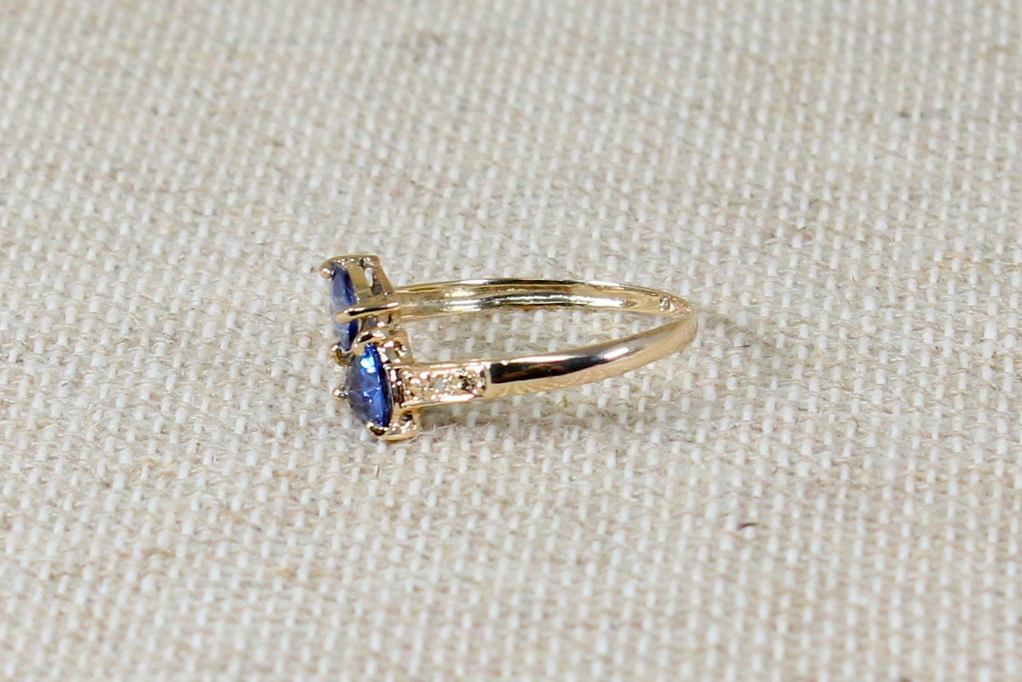 9ct Gold Blue Iolite Ring