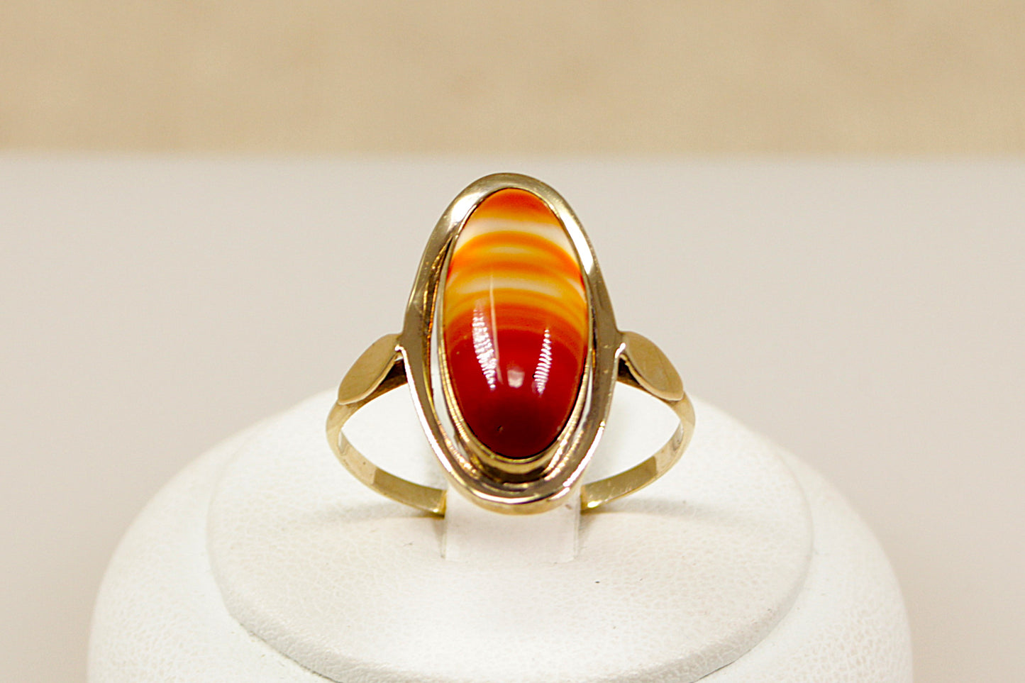 Vintage 8ct Banded Carnelian Gold Ring