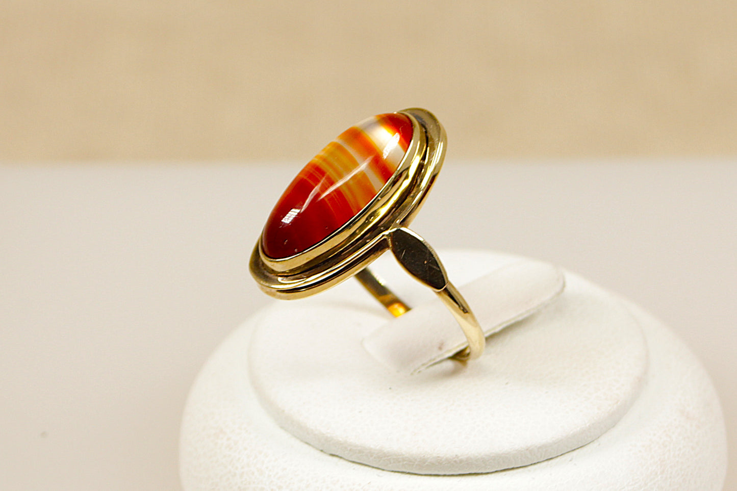 Vintage 8ct Banded Carnelian Gold Ring