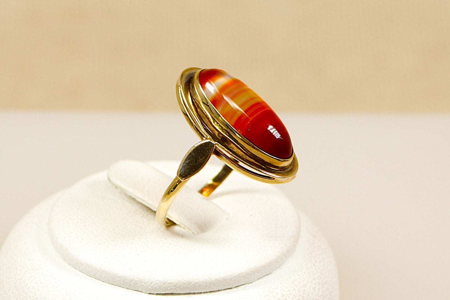 Vintage 8ct Banded Carnelian Gold Ring