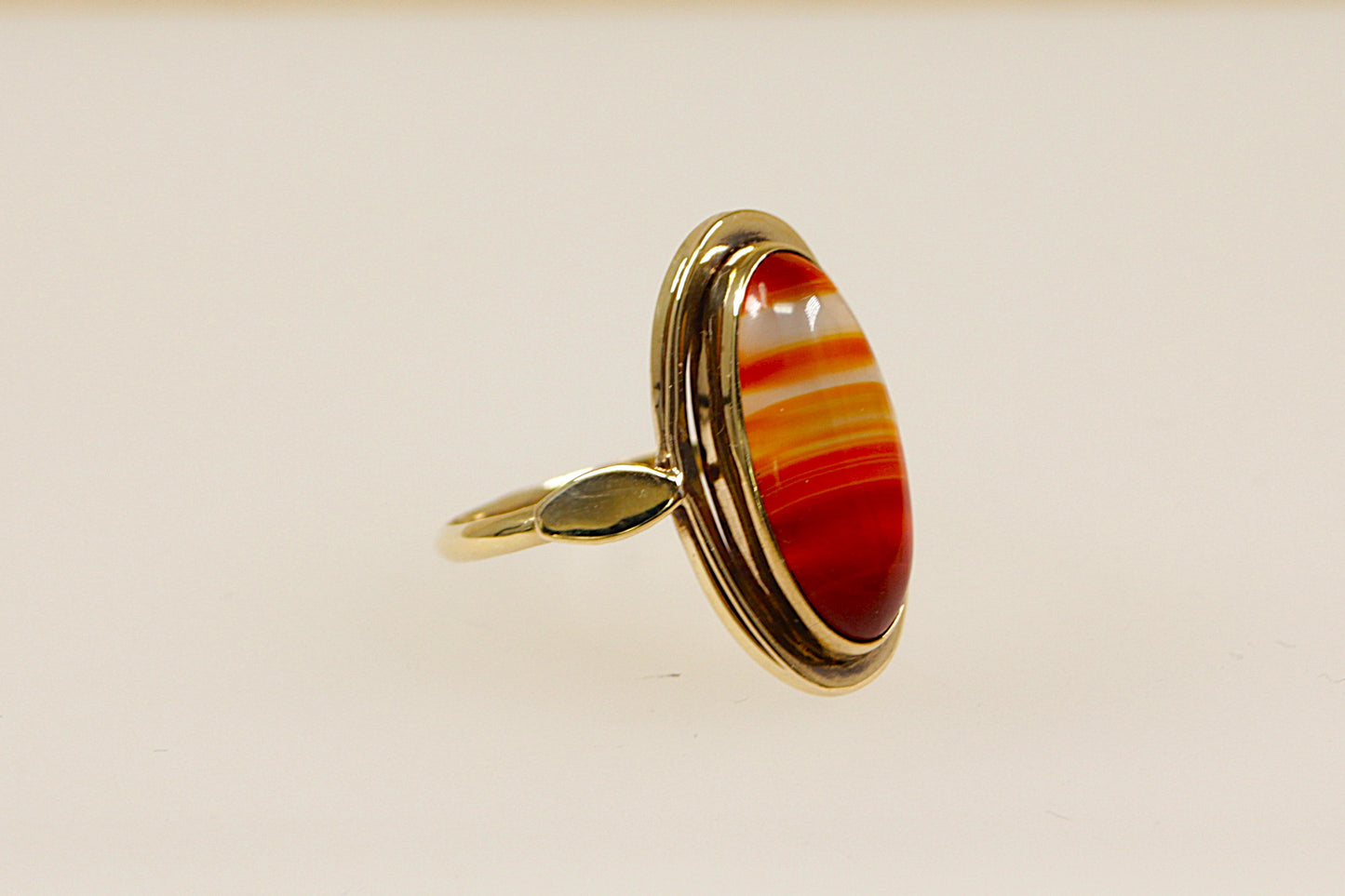Vintage 8ct Banded Carnelian Gold Ring