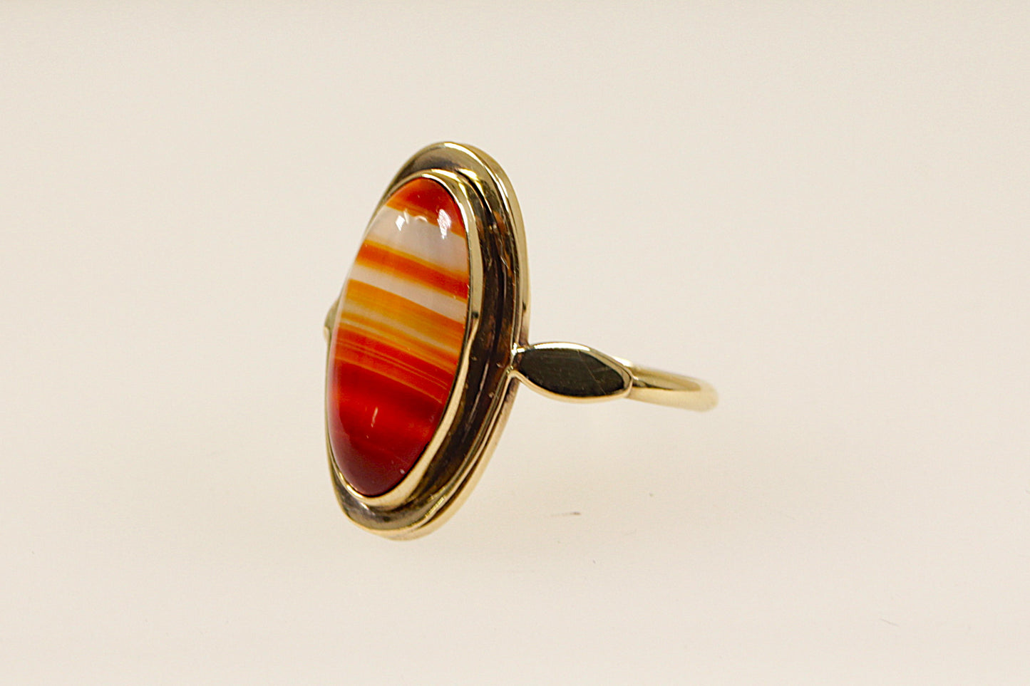 Vintage 8ct Banded Carnelian Gold Ring