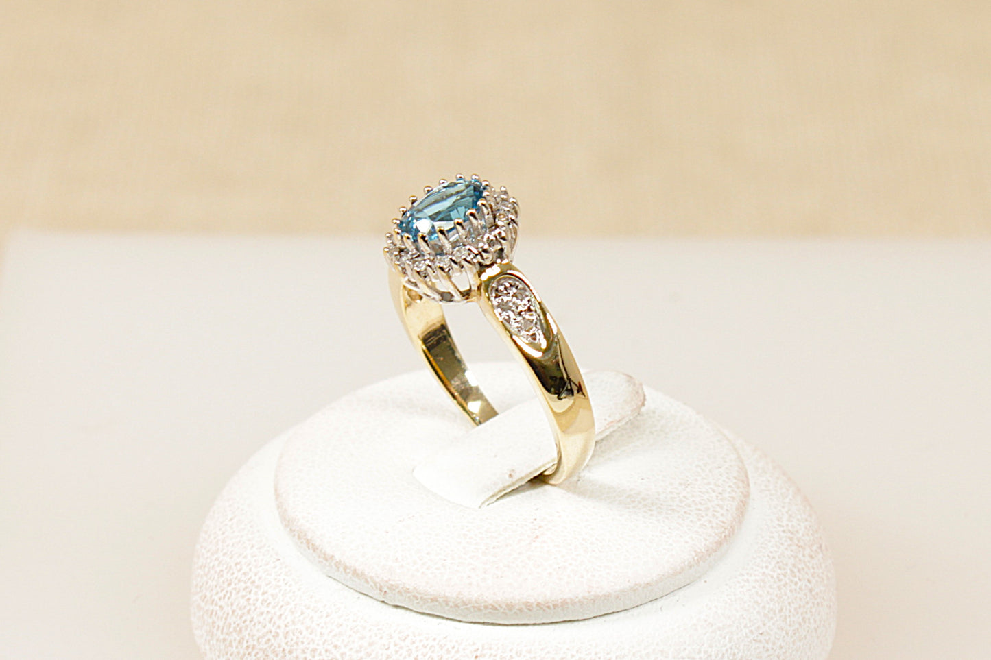 Vintage 9ct Topaz and Diamond Ring