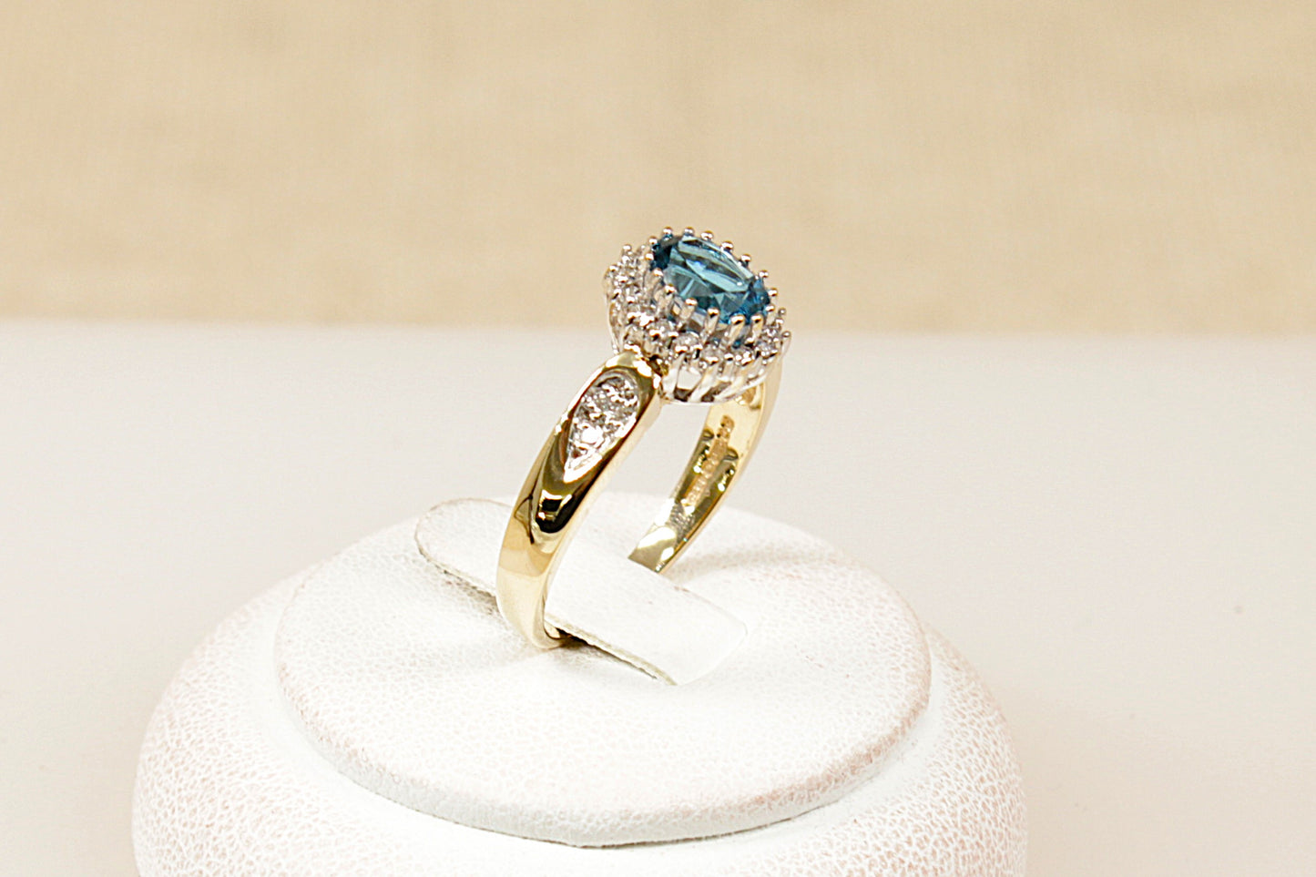 Vintage 9ct Topaz and Diamond Ring