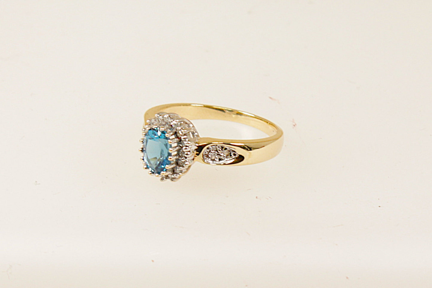 Vintage 9ct Topaz and Diamond Ring