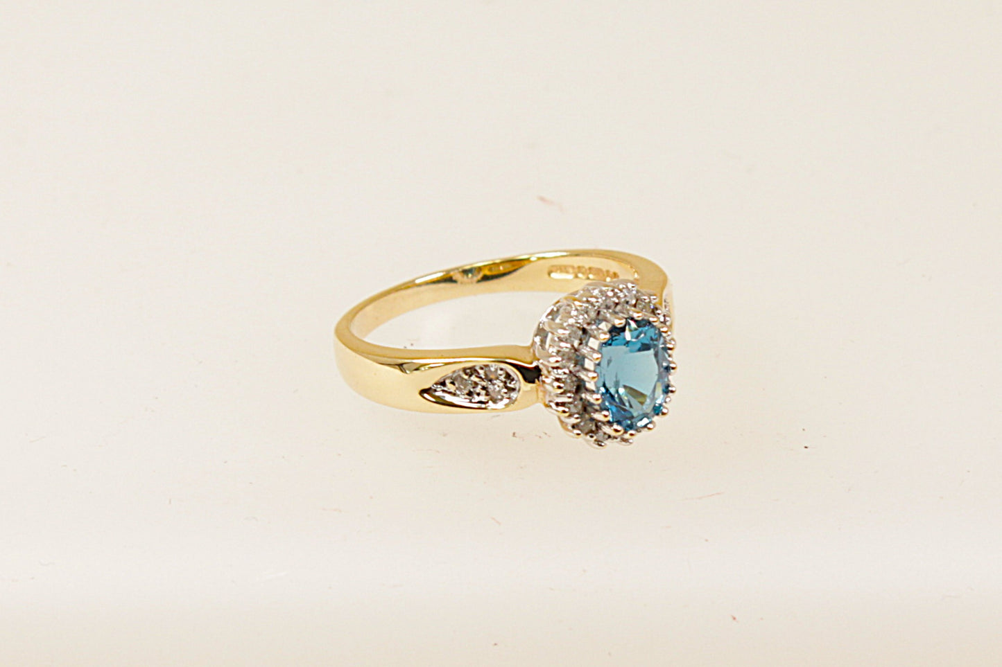 Vintage 9ct Topaz and Diamond Ring