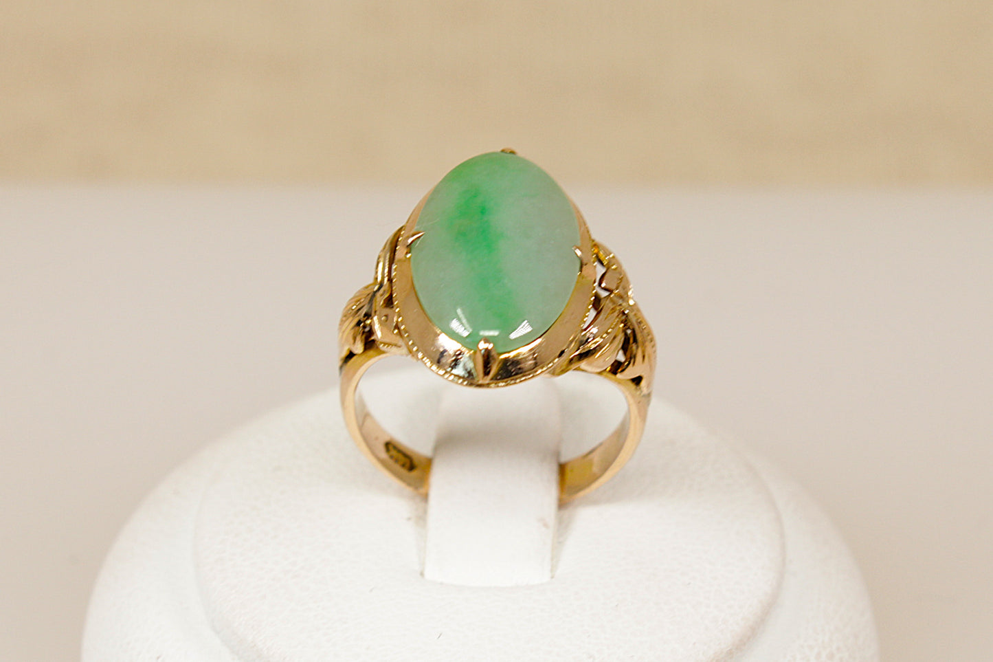 Vintage 14ct Jade Solitaire Gold Ring