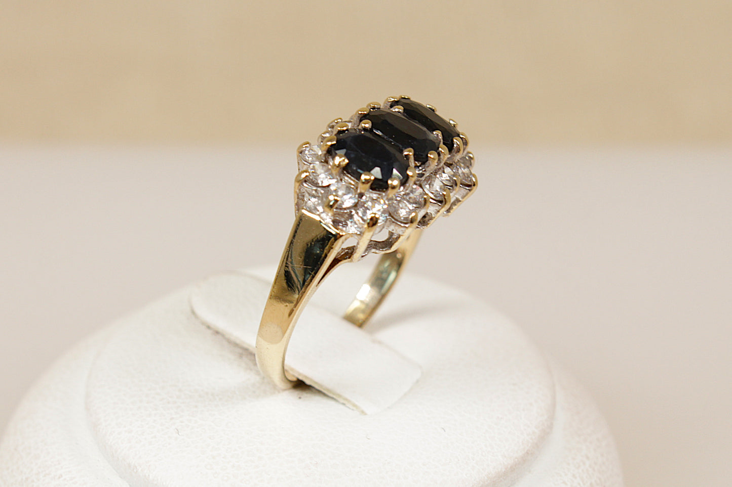 Vintage 9ct Sapphire Ring