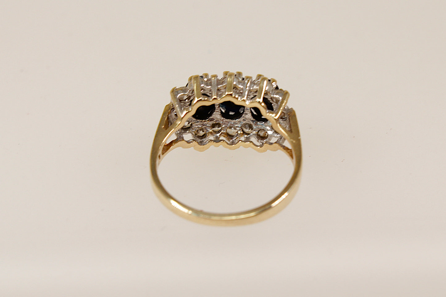 Vintage 9ct Sapphire Ring