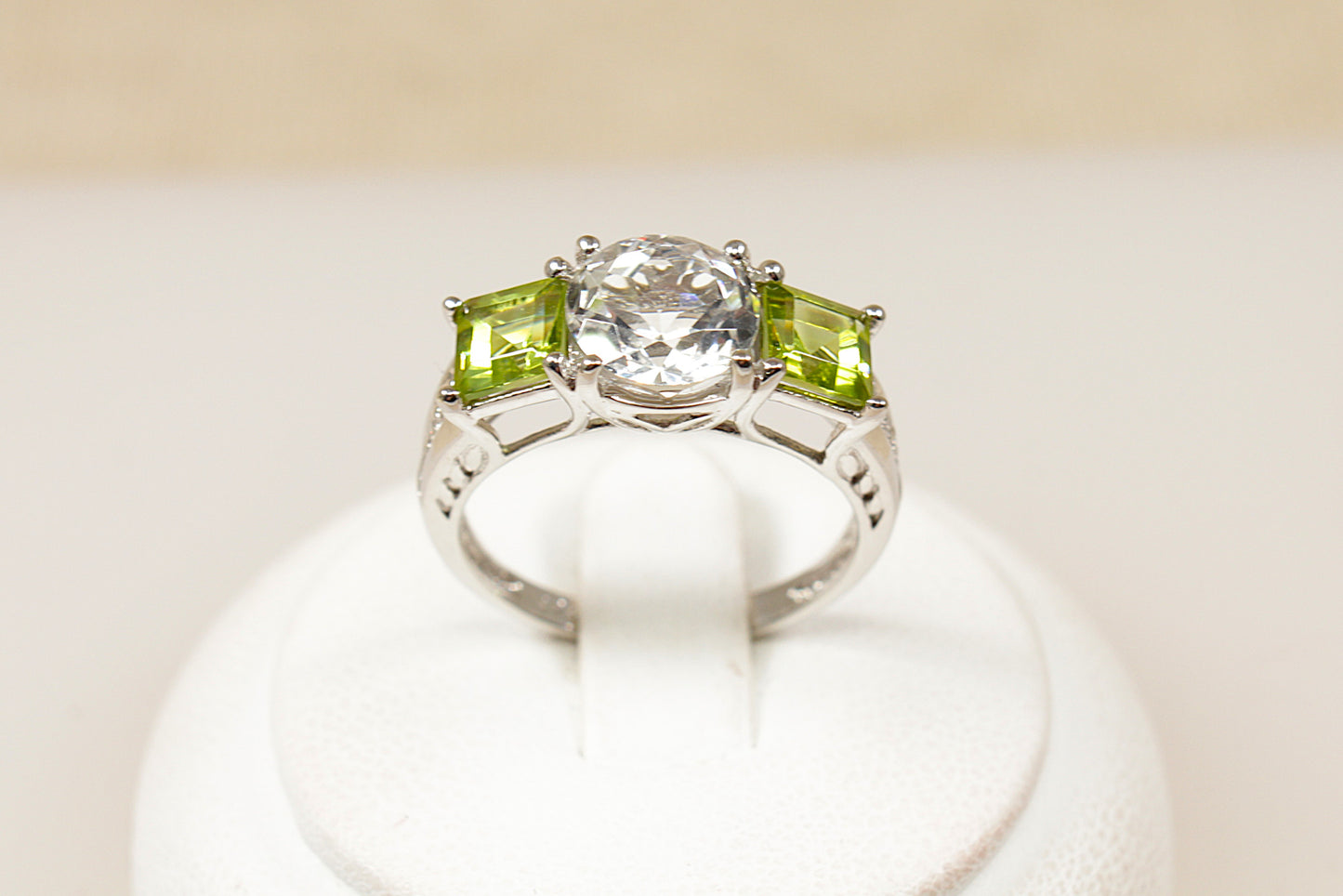 9ct White Gold Topaz and Peridot Trilogy Ring