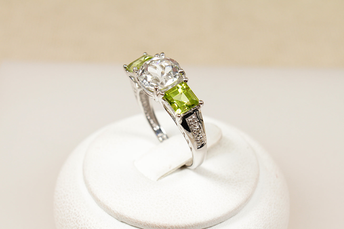 9ct White Gold Topaz and Peridot Trilogy Ring