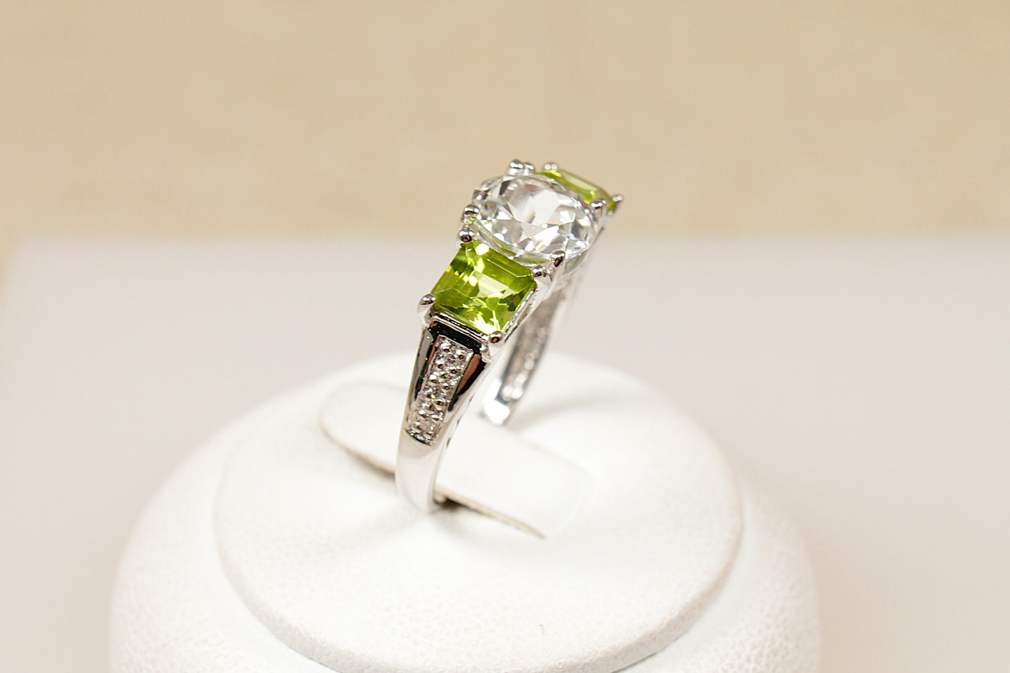 9ct White Gold Topaz and Peridot Trilogy Ring