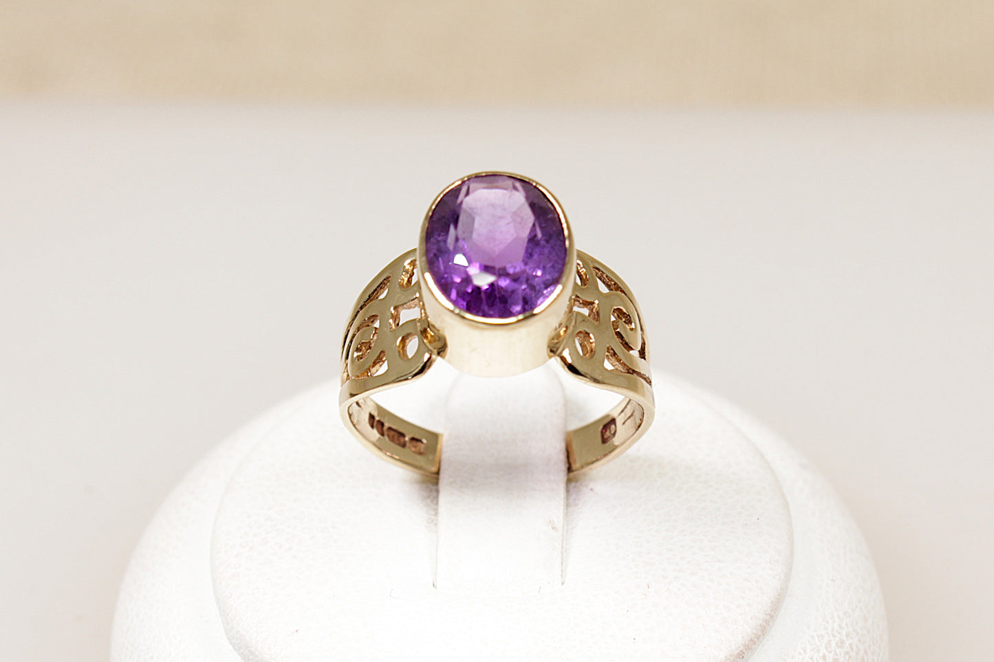9ct Gold Amethyst Solitaire Ring