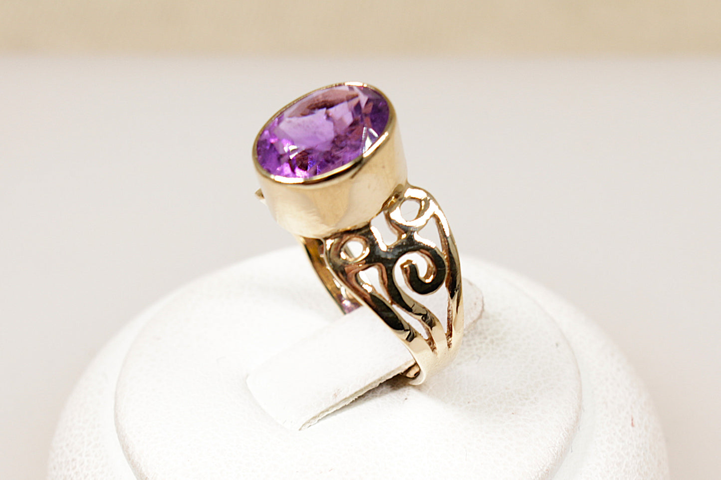 9ct Gold Amethyst Solitaire Ring