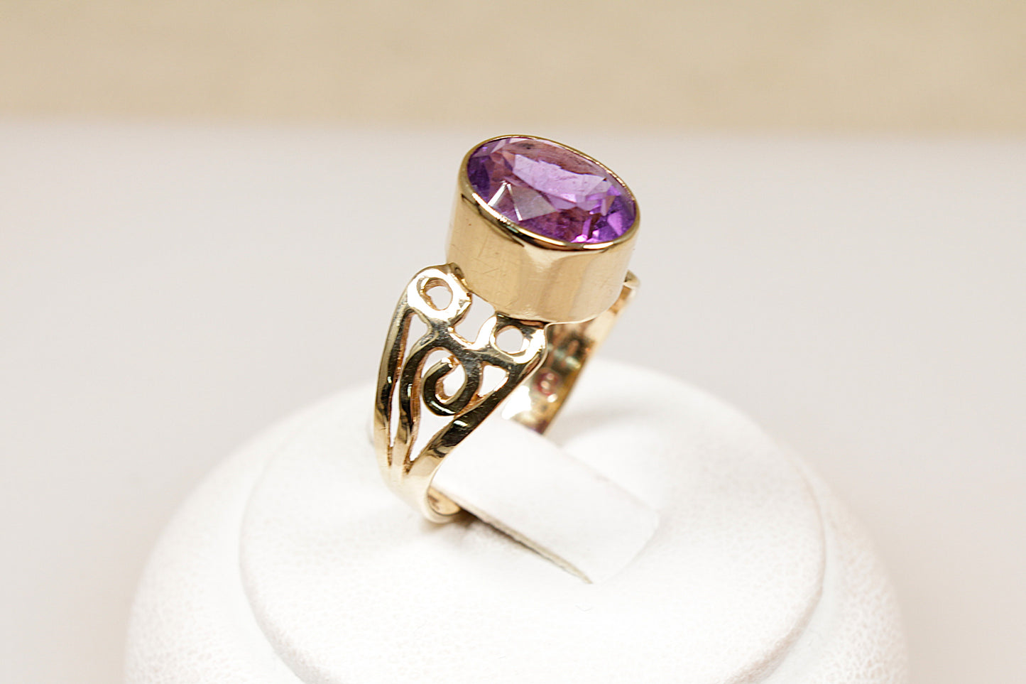 9ct Gold Amethyst Solitaire Ring