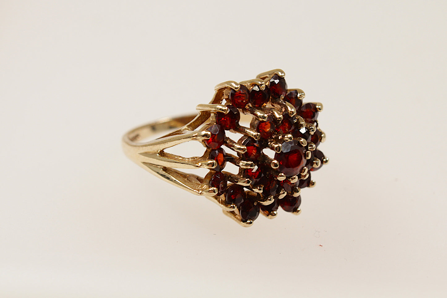 Vintage 9ct Gold Garnet Cluster Ring