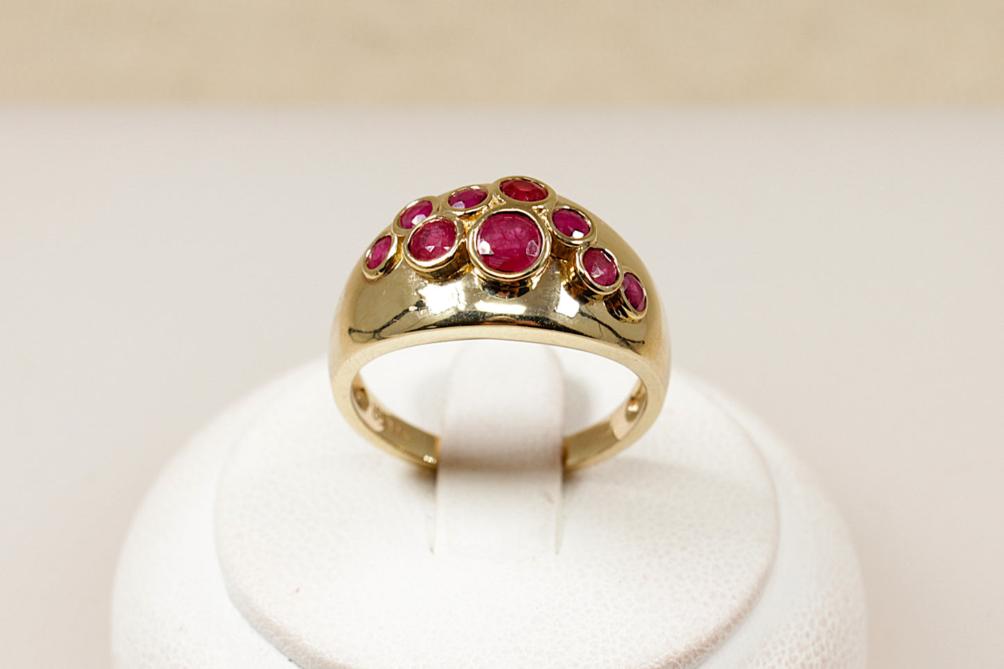 Vintage 9ct Gold Ruby Scatter Ring