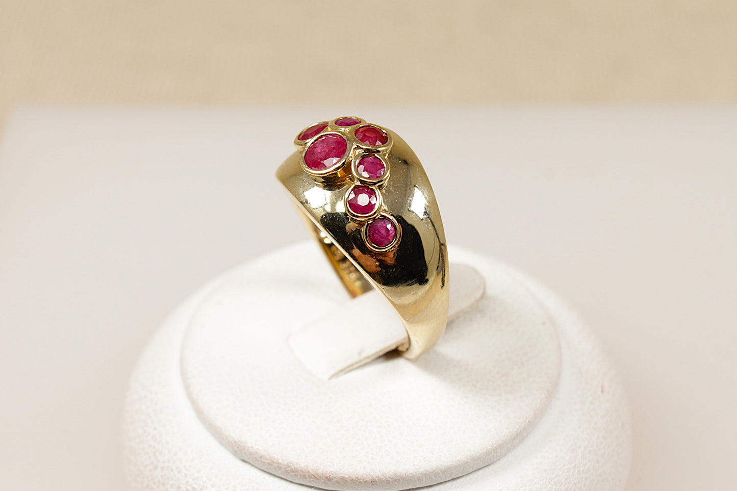 Vintage 9ct Gold Ruby Scatter Ring