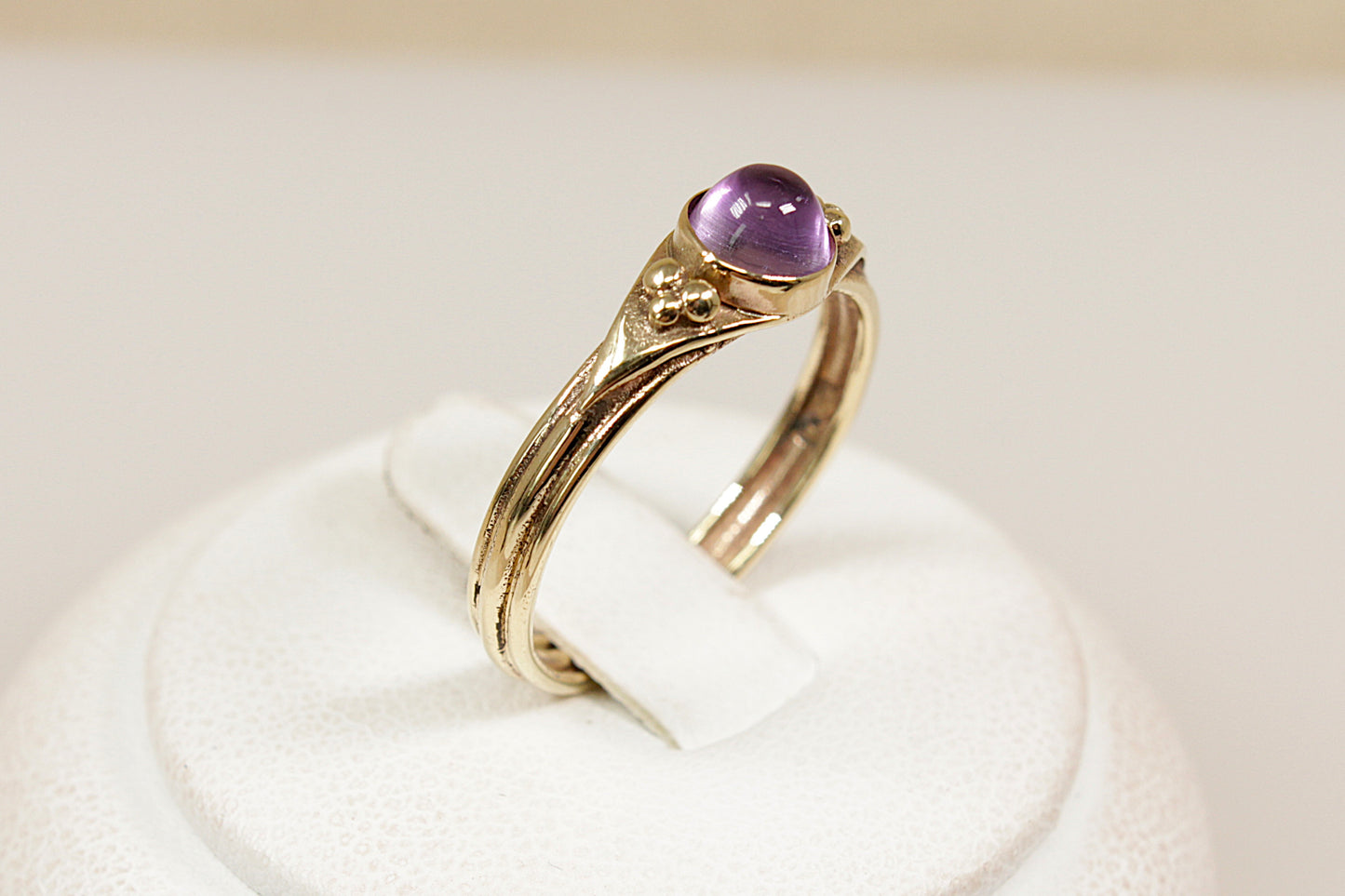 Vintage 9ct Gold Amethyst Cabochon Ring