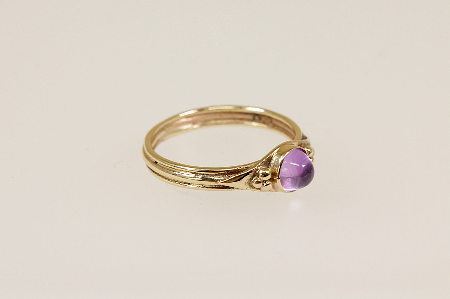 Vintage 9ct Gold Amethyst Cabochon Ring