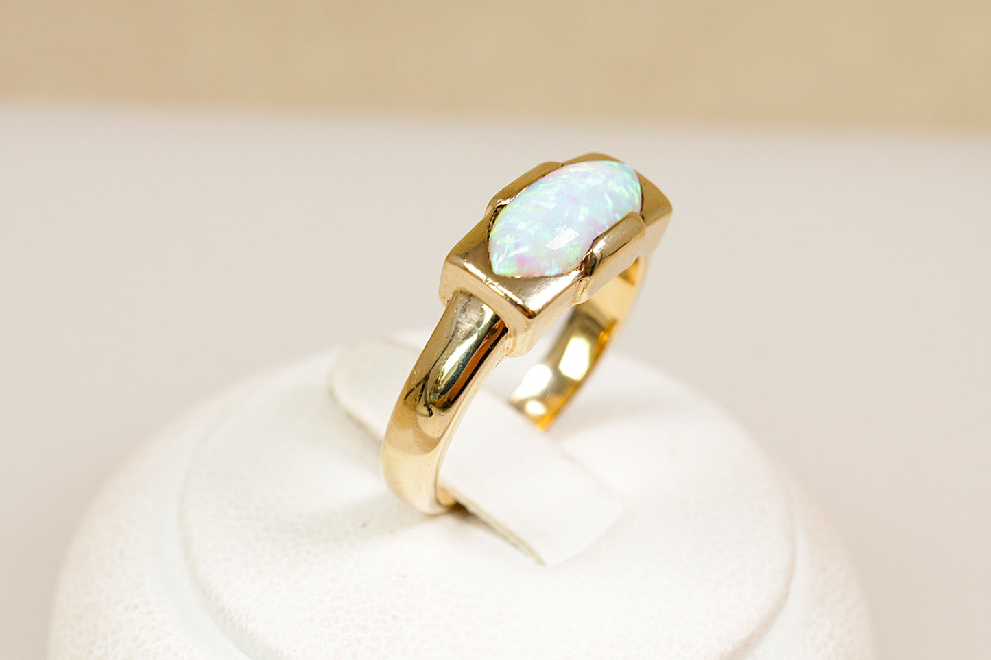 9ct Gold Opal Ring