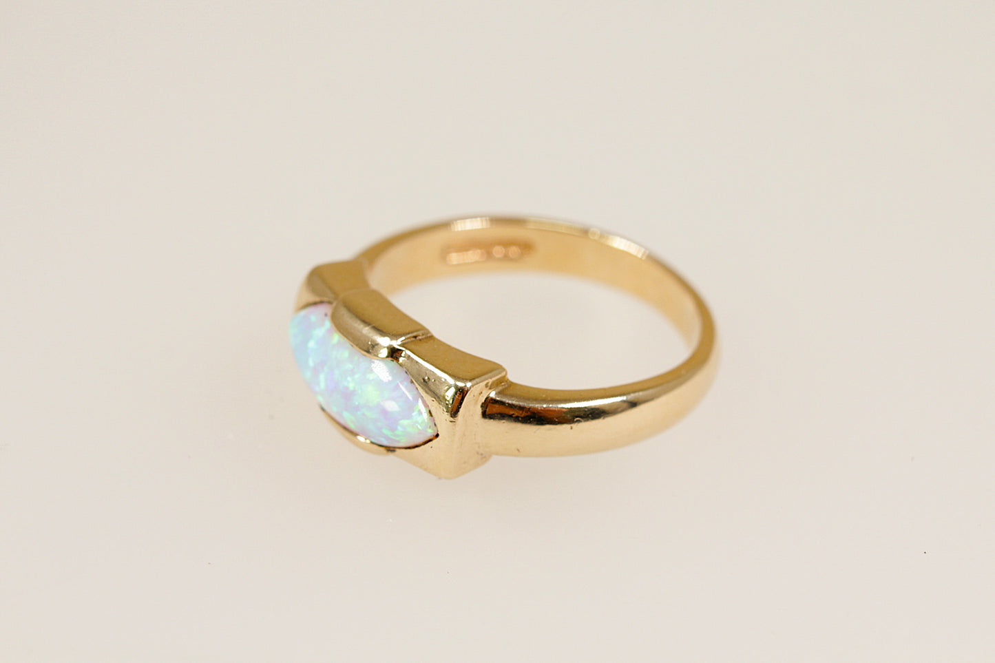 9ct Gold Opal Ring