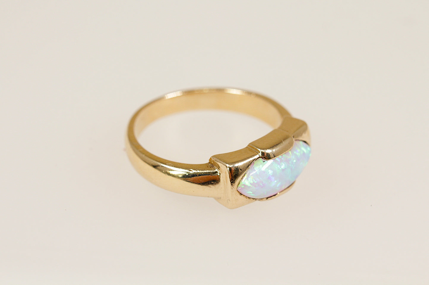 9ct Gold Opal Ring