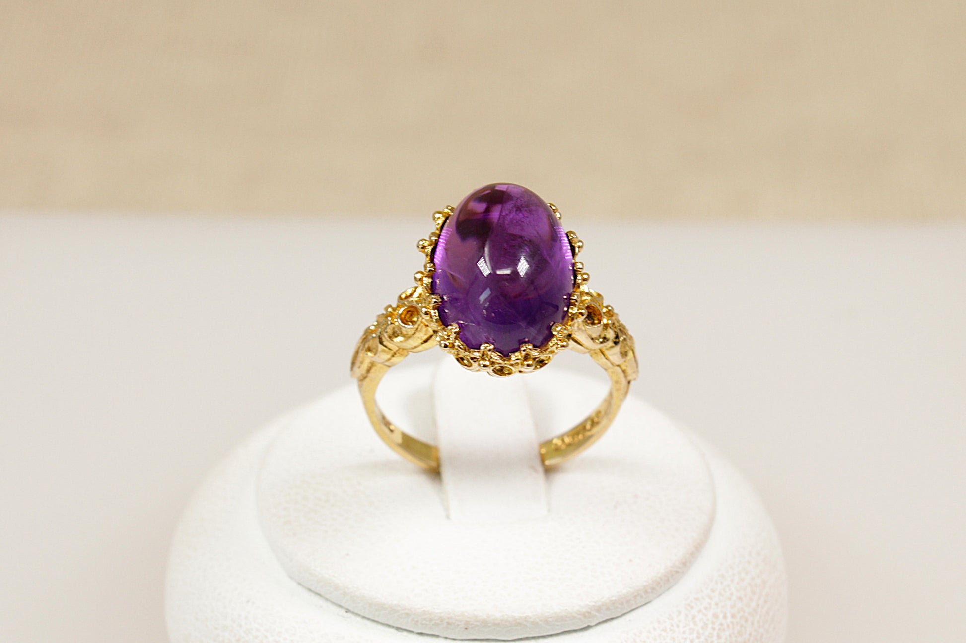 9ct Amethyst Solitaire Gold Ring
