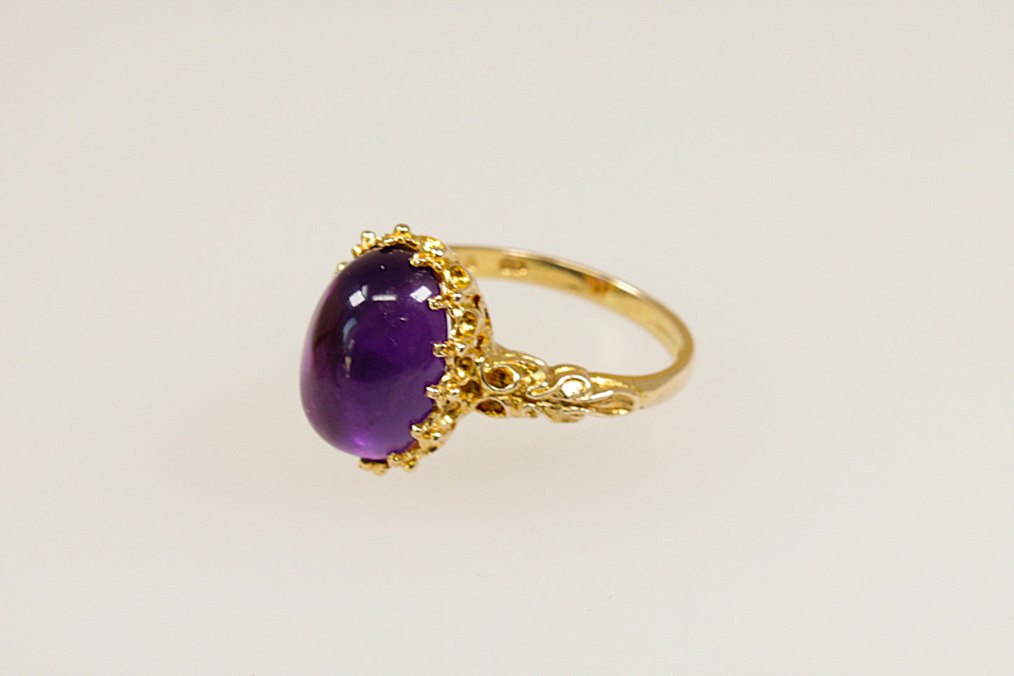 9ct Gold Amethyst Statement Ring