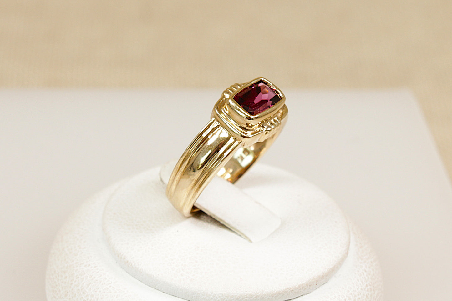 Vintage 9ct Rhodolite Garnet Gold Ring
