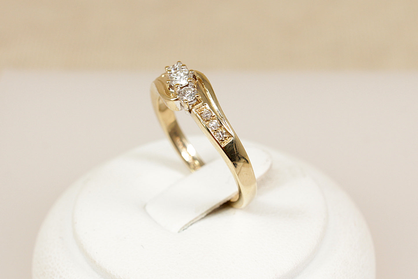 9ct Gold Diamond Trilogy Twist Ring