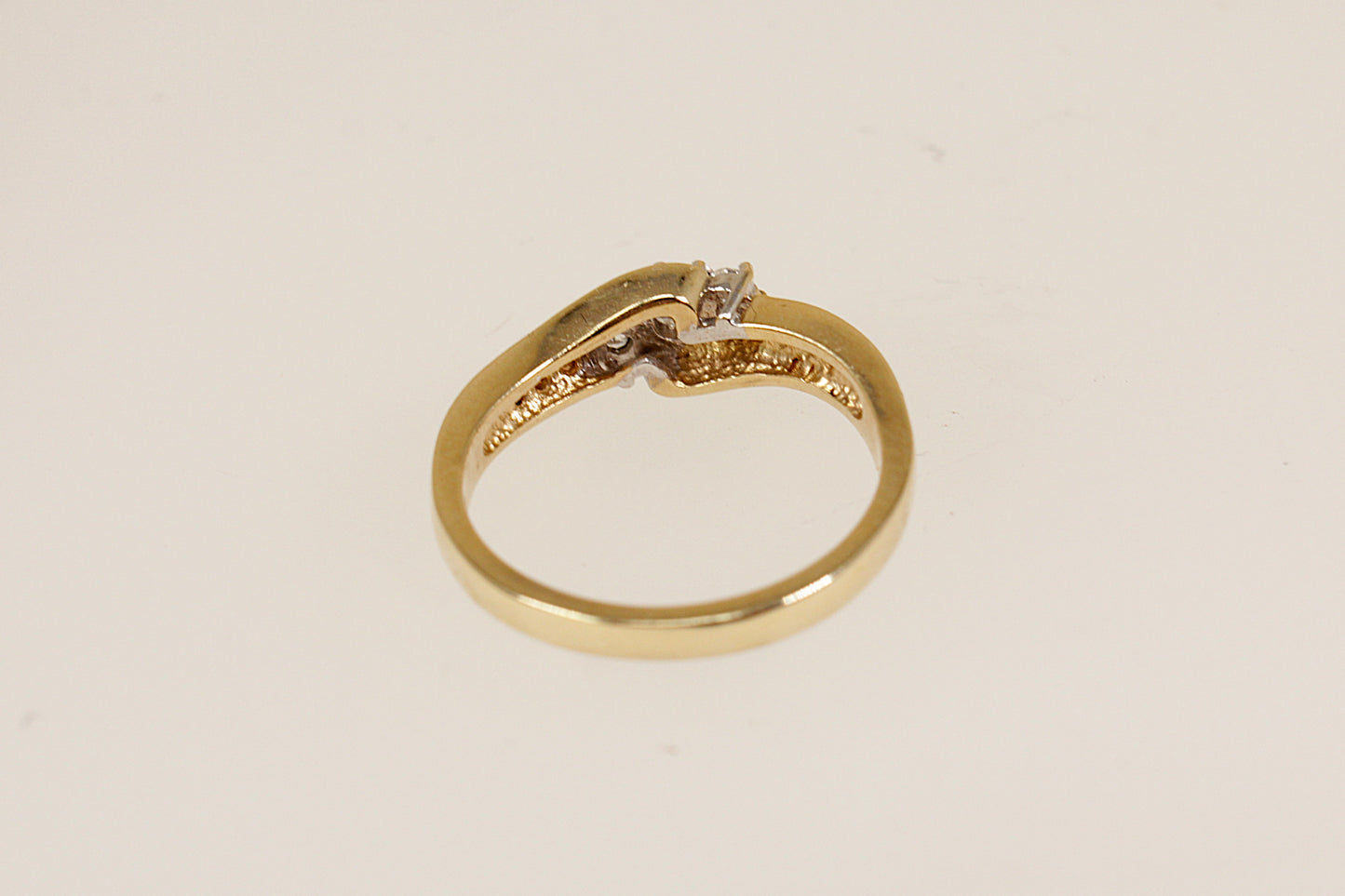 9ct Gold Diamond Trilogy Twist Ring