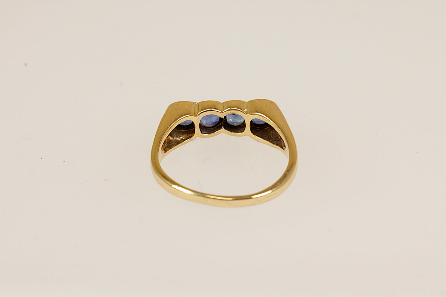 Vintage 18ct Blue Sapphire Gold Ring