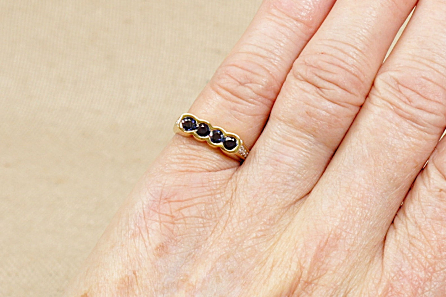 Vintage 18ct Blue Sapphire Gold Ring