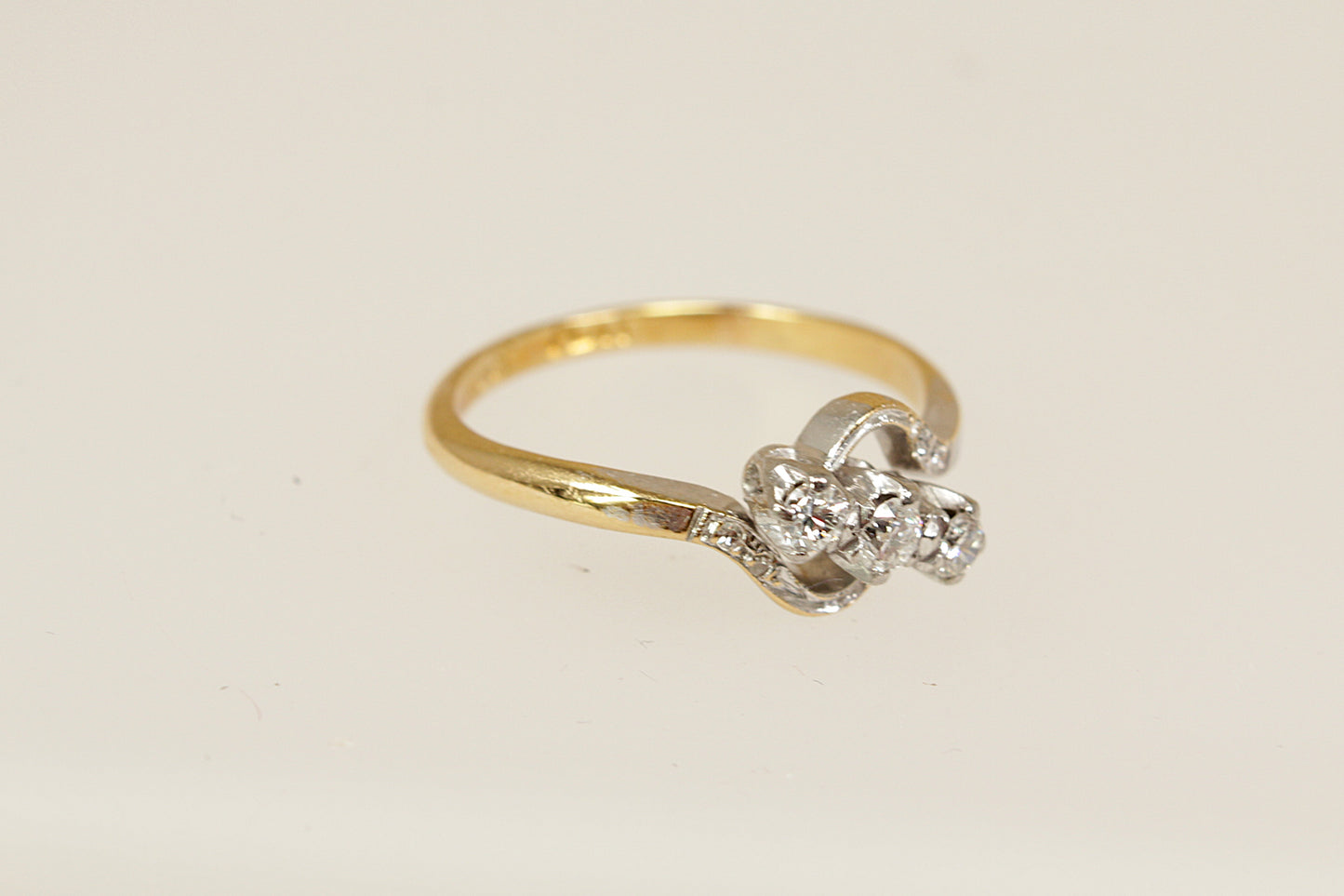 Vintage Art Deco 18ct Diamond Twist Ring