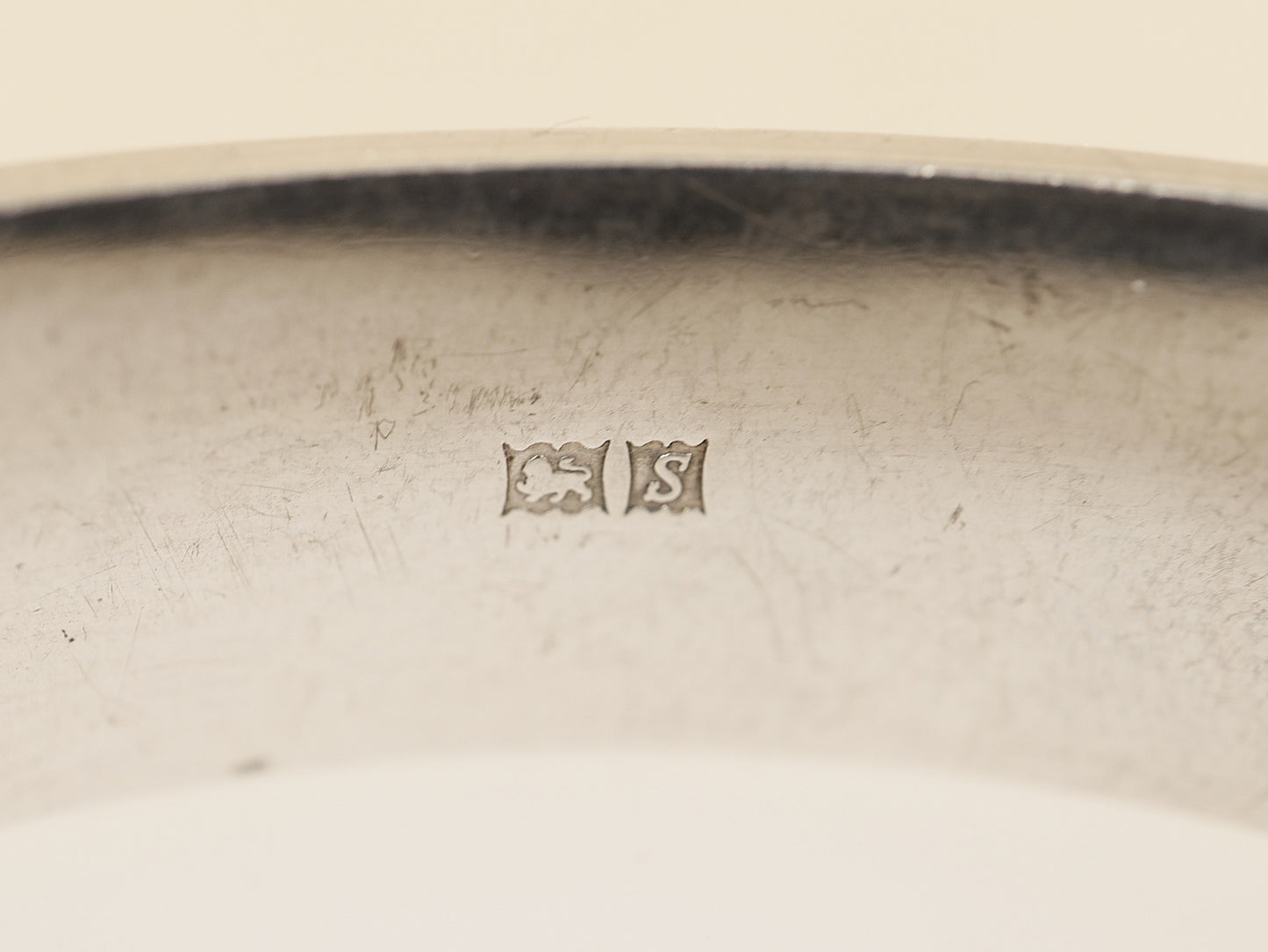 A Vintage Sterling Silver Hinged Bangle Bracelet