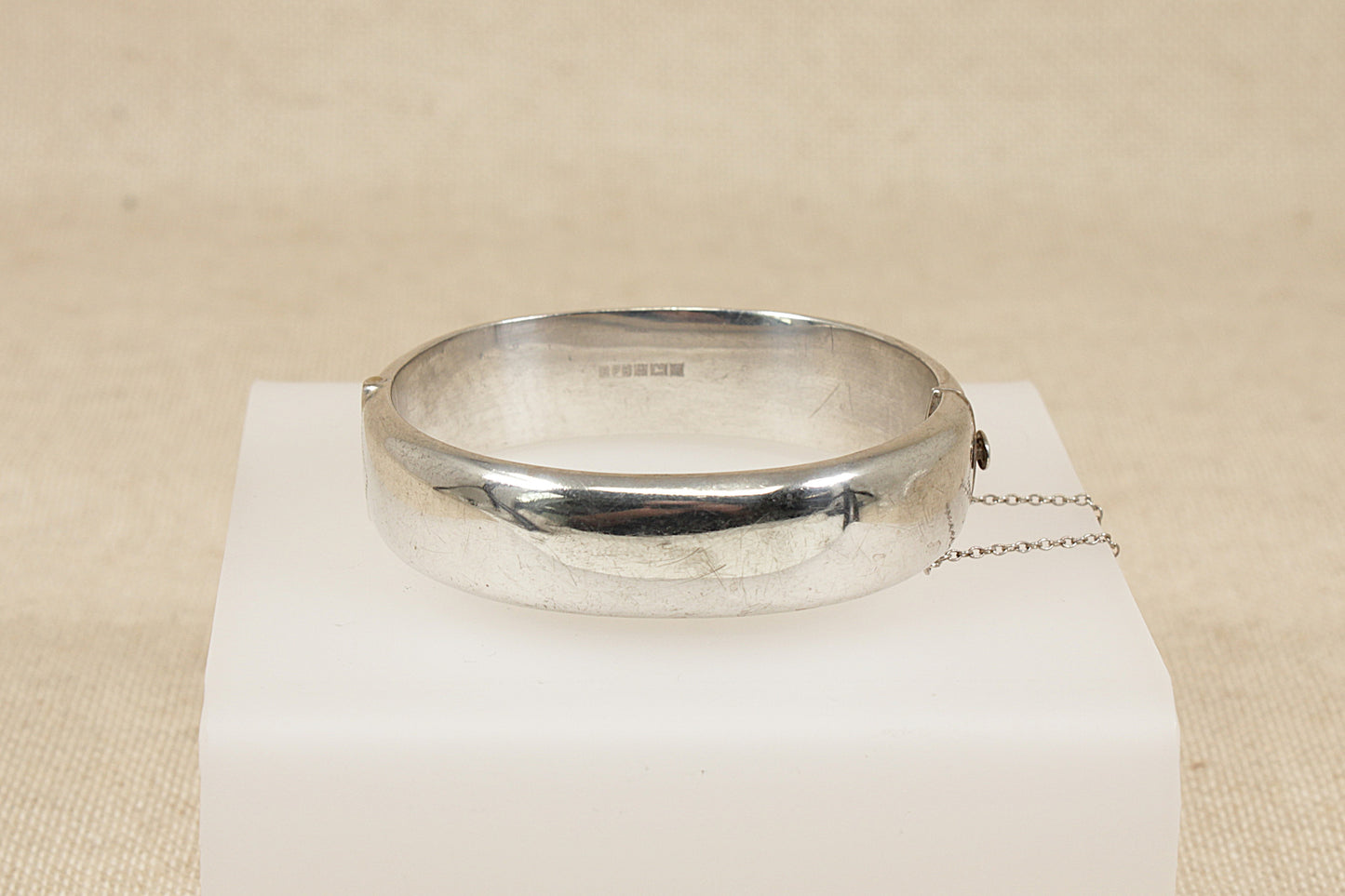 Vintage Silver Hinged Bangle Bracelet - 7 ½"