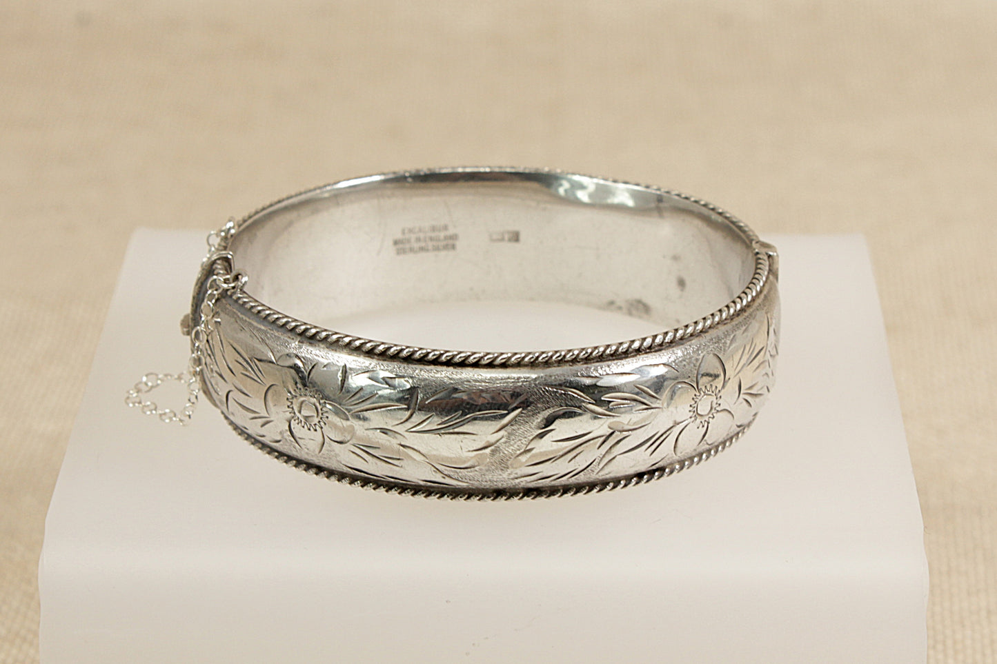Vintage Silver Hinged Cuff Bangle Bracelet - 7"