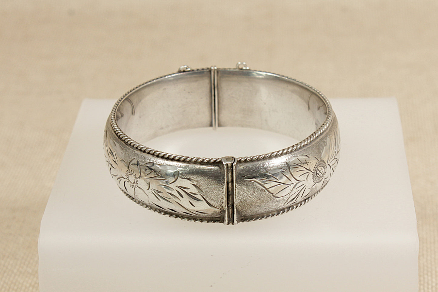 Vintage Silver Hinged Cuff Bangle Bracelet - 7"