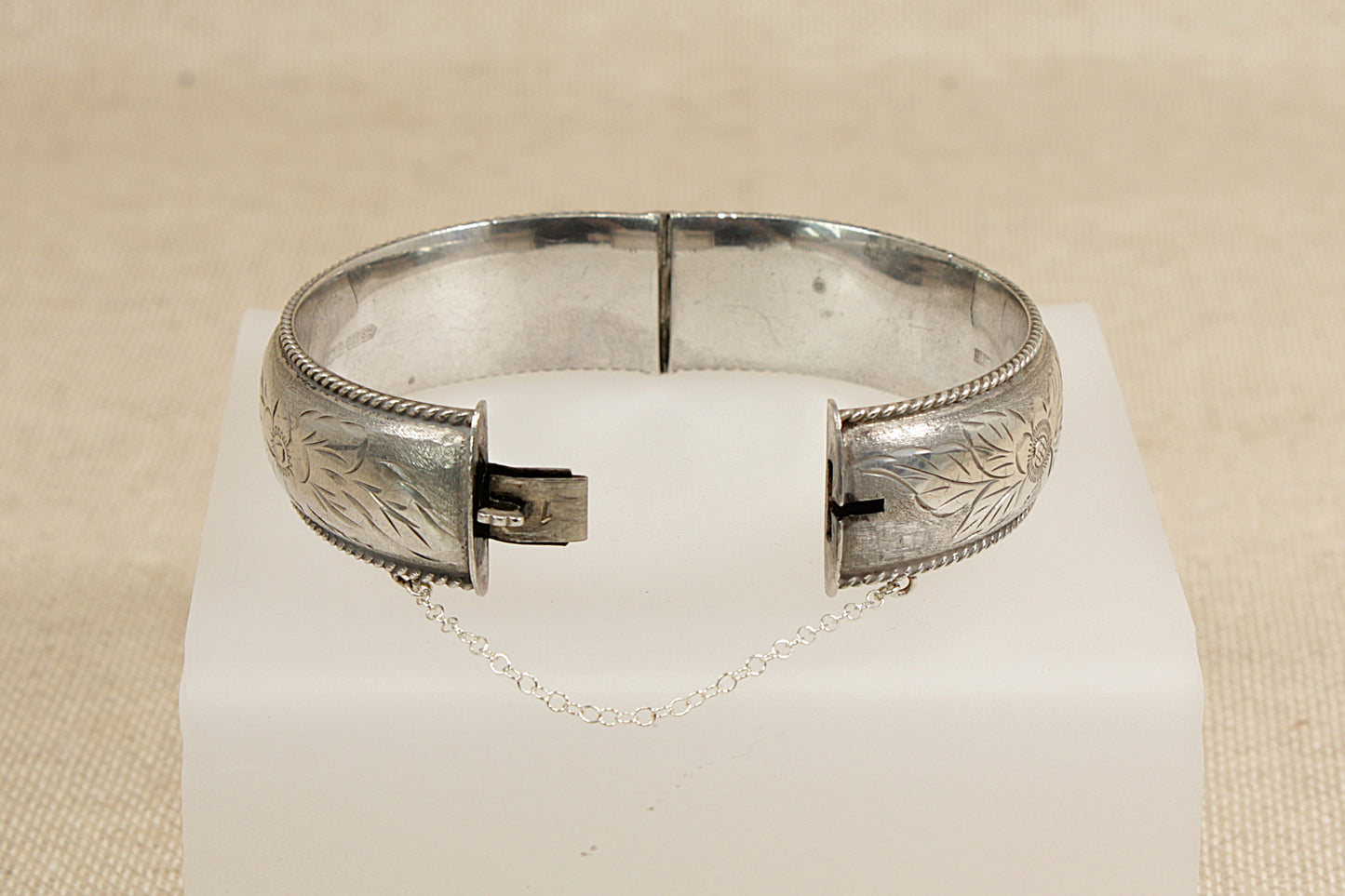 Vintage Silver Hinged Cuff Bangle Bracelet - 7"