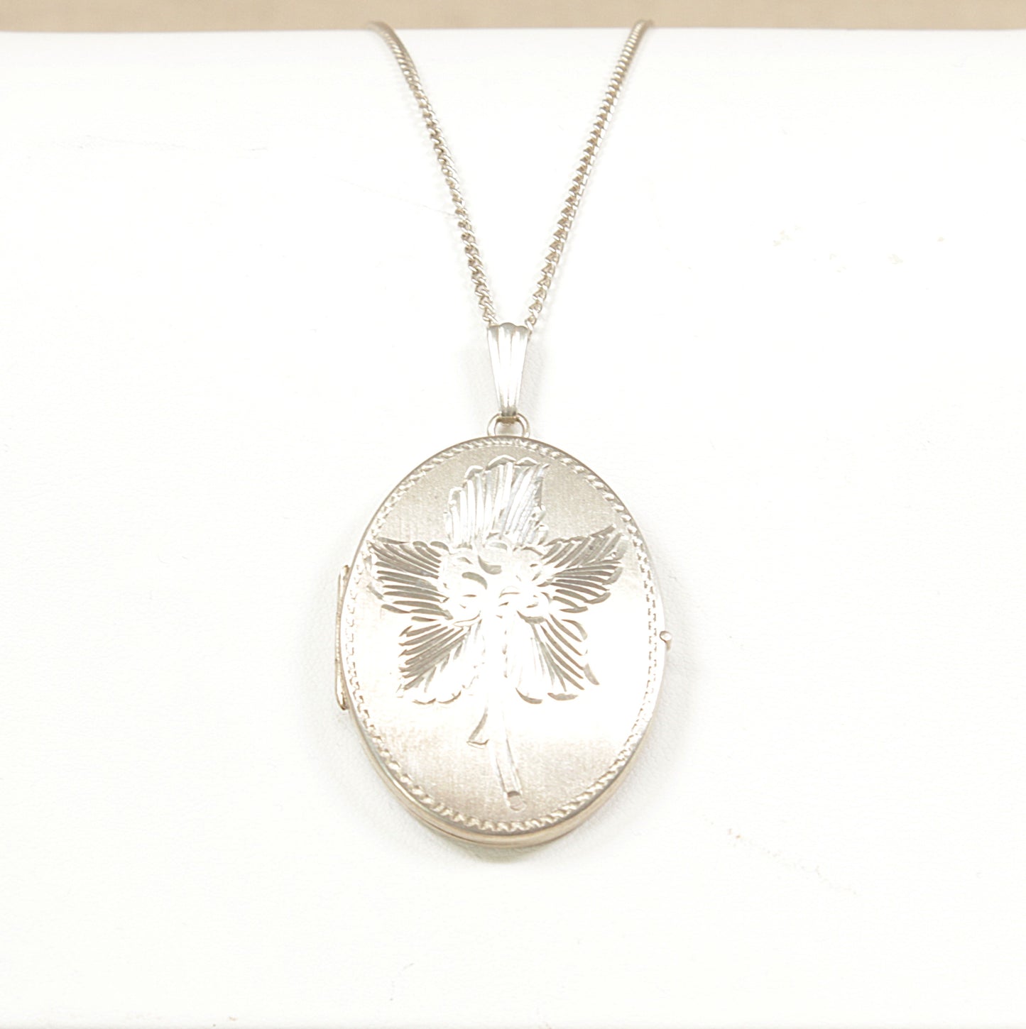 Vintage Silver Victorian Style Oval Locket and Chain Necklace